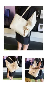 Vues détaillées d'un sac cabas blanc à motif crocodile avec breloque ours et ruban soie