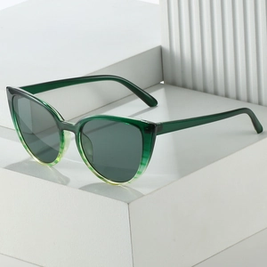 Vintage Cat Eye Sunglasses For Women UV400 Protection Trendy Retro PC Frame Gradient Lens Outdoor Travel Party Fashion