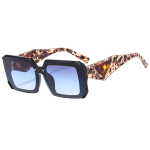 Fashion square thick frame sunglasses with gradient blue lenses and leopard temples