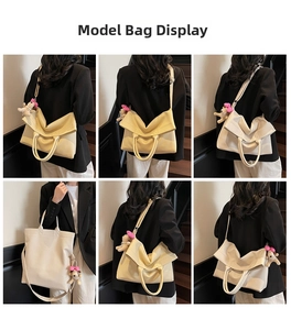 Vistas detalladas de un bolso tote grande con textura de lichi y colgante en una modelo