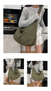 Detalle del bolso hobo grande de lona verde oliva con correa ancha y espacioso interior