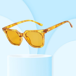 Retro Square Sunglasses UV400 Protection PC Frame AC Lens Metal Rivets Vintage Trendy Eyewear For Women Men Outdoor Fashion Chic