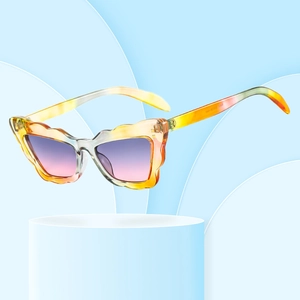 Fashion Scalloped Edge Butterfly Cat Eye Sunglasses UV400 Protection PC Lens Retro Rivet Eyewear For Women