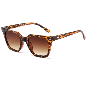 Stylish leopard print square frame sunglasses with retro brown gradient lenses for women
