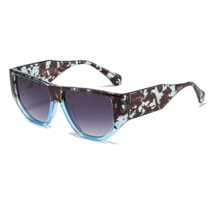 Fashionable two-tone square wide-leg sunglasses with brown blue tortoiseshell frame