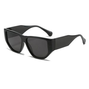 Fashionable oversized square sunglasses with wide temples and glossy black finish