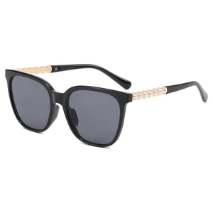Fashion square cat-eye sunglasses with black frame and pearl metal chain temples