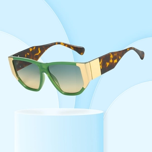 Fashion Square Sunglasses For Women Men Retro Oversized Thick Frame Gold Metal Decor UV400 Protection Eyewear Trend