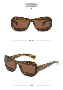 Vues détaillées de face et de profil de lunettes de soleil carrées oversize à motif léopard