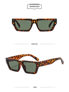 Vue détaillée des lunettes de soleil carrées à motif léopard et verres gris foncé