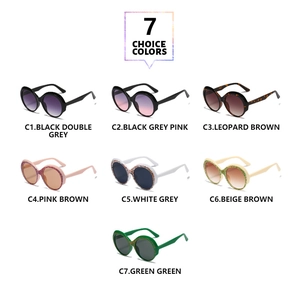 Aperçu de sept options de couleurs pour lunettes de soleil rétro rondes à fleurs