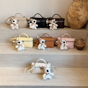 Borsa a tracolla vintage quadrata in vari colori con ciondoli a forma di orsetto peluche
