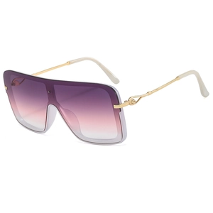Gafas de sol cuadradas de metal con lentes degradadas violetas y montura dorada