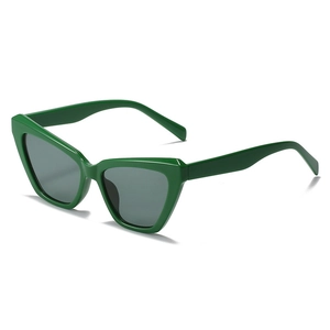 Lunettes de soleil œil de chat vert foncé avec monture épaisse et verres polarisés