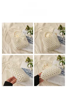 Détail du sac seau en perles blanches fait main avec doublure à cordon et bandoulière