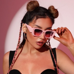 Fashionable square pink frame sunglasses with reddish-brown gradient lenses for women