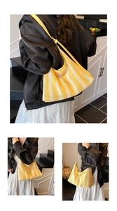 Trois vues lifestyle d'un sac cabas en maille à rayures jaunes et blanches très léger