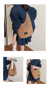 Détail d'un sac cabas en paille tissé à la main avec motif ajouré et logo noir