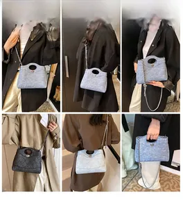 Sac seau matelassé en denim bleu et tweed gris avec bandoulière en chaîne et anse