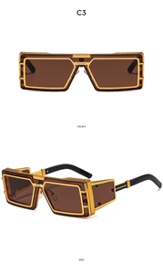 Vue de face et de profil de lunettes punk rectangulaires en métal doré avec verres marrons