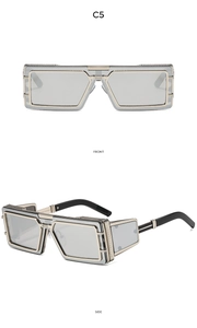 Vues de face et de profil de lunettes steampunk avec monture en métal argenté et écrans