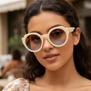 Lunettes de soleil rétro à monture épaisse crème avec verres dégradés pour femmes