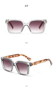 Vorder- und Seitenansicht der Y2K-Sonnenbrille mit lila Verlaufsgläsern und Leopardenmuster