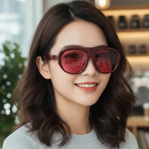 Lunettes de soleil punk rétro surdimensionnées avec monture bordeaux et verres dégradés
