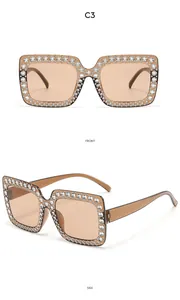 Vues détaillées de lunettes de soleil carrées Y2K avec bordures ornées de strass brillants