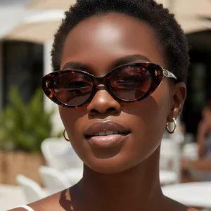 Cat Eye Sunglasses Retro Fashion UV400 Protection PC Frame Metallic Rivet Vintage Eyewear Outdoor For Women Men