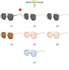 Catalogue détaillé montrant sept options de couleurs pour lunettes de soleil punk