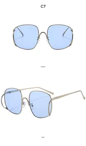 Vues détaillées de la monture en métal doré clair et verres bleu clair de ces lunettes