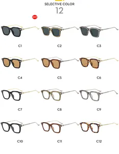 Grille de 12 lunettes de soleil carrées élégantes en diverses couleurs et verres