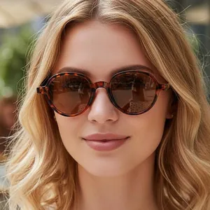 Elegant retro round frame sunglasses in tortoise pattern for women outdoor fashion