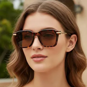 Lunettes De Soleil Carrées Protection UV400 Rétro Surdimensionnées Monture PC Branches Métalliques Mode Pour Femmes