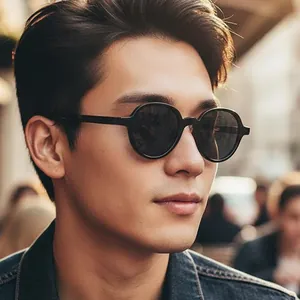 Elegant retro round frame sunglasses for women in glossy black finish for outdoor travel