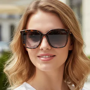 Vintage oversized sunglasses for women in tortoiseshell with gradient lenses for summer
