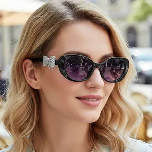 Lunettes De Soleil Œil De Chat Avec Nœud En Strass Monture PC Protection UV400 Mode Vintage Y2K Pour Femmes