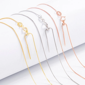 Detail of adjustable S925 silver box chains in gold, silver, and rose gold finishes