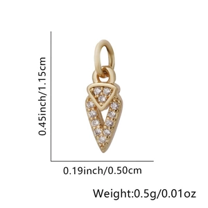 Vue détaillée des dimensions du pendentif étoile plaqué or avec longueur et poids