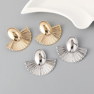 Retro Art Deco cat eye earrings with pleated fan design in gold and silver finish
