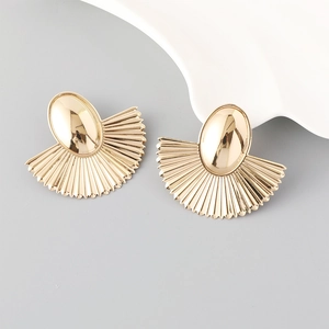 Retro golden fan-shaped cat eye earrings with vintage pleated metal texture design