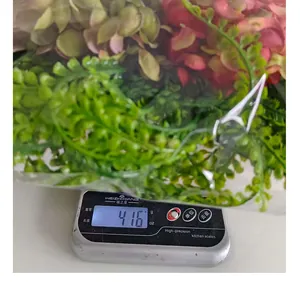 Weight display of 4.16 oz for a rustic hydrangea wreath with pink and purple flowers