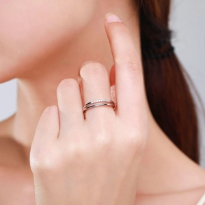 Minimalist S925 silver double-layer ring with sparkling micro-pave stones on model