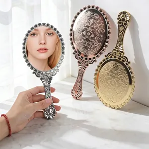 Vintage Handheld Makeup Mirror Baroque Embossed Floral Pattern Portable Electroplated Plastic Vanity Travel Mirror For Women