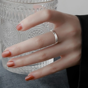 Anello minimalista in argento sterling s925 a doppio strato con design a strisce