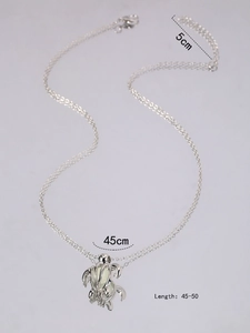 Detailed view of silver turtle pendant necklace with adjustable chain length 45-50cm