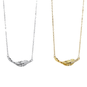 Feather leaf pendant necklace with micro-paved zircons in gold and silver finish