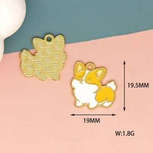 Detailed macro view of enamel Corgi dog charm with dimensions 19.5mm and weight 1.8g