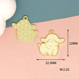 Close-up of cute sheep enamel charm showing 22.5x22mm dimensions and 2.2g weight